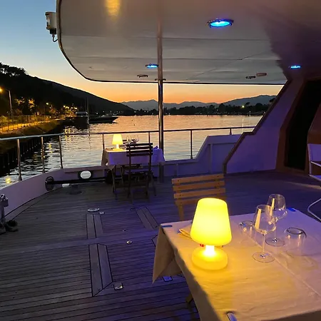 Botel Cohete Boat Ameglia